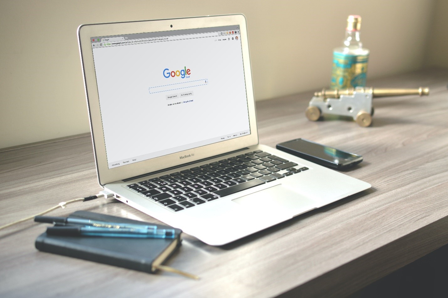 How to Write Content for Both Google and Your Audience?